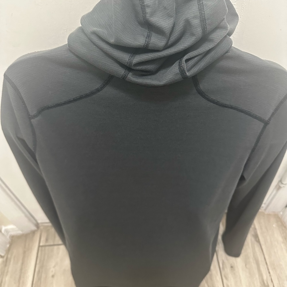 Men’s pre own as is HeatGear size M medium l/s hoodie shirt under armour UA - Picture 4 of 4